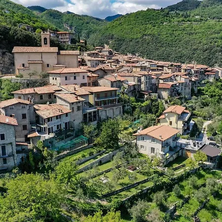 Glicine By Garda Tignale